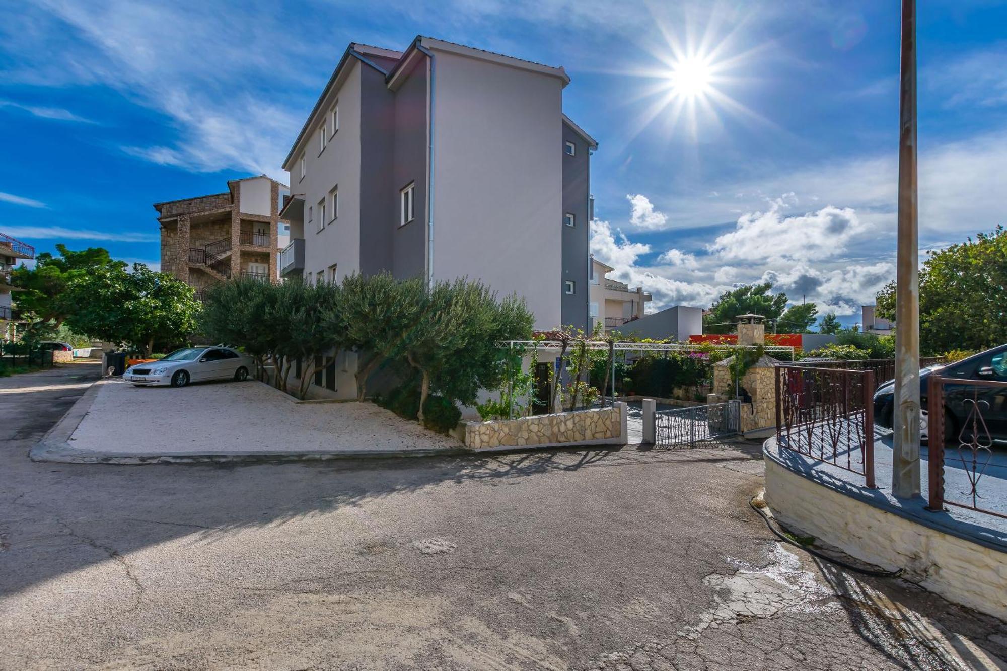 Apartments Kristina Omiš Exteriör bild