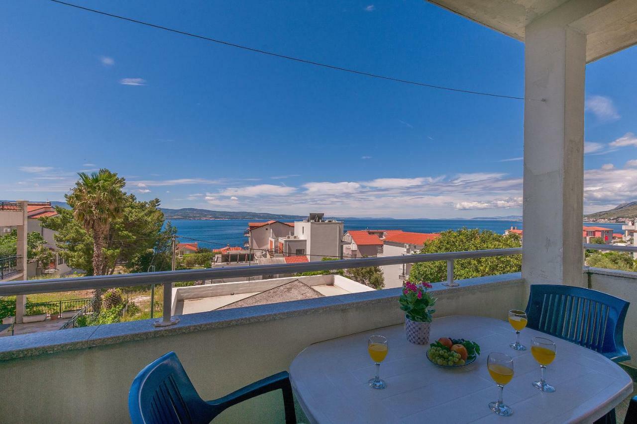 Apartments Kristina Omiš Exteriör bild